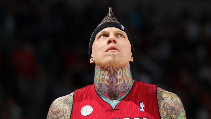 从冰雪体验到AR探秘 外国游客用更多方式感知活力中国（外国游客以冰雪与AR等多元方式感受活力中国）