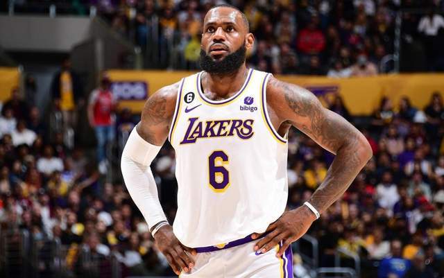 土耳其11月世预赛大名单：恰20领衔，詹-乌尊、厄泽尔缺席（土耳其公布11月世预赛大名单：恰尔汗奥卢领衔，詹-乌尊、厄泽尔落选）