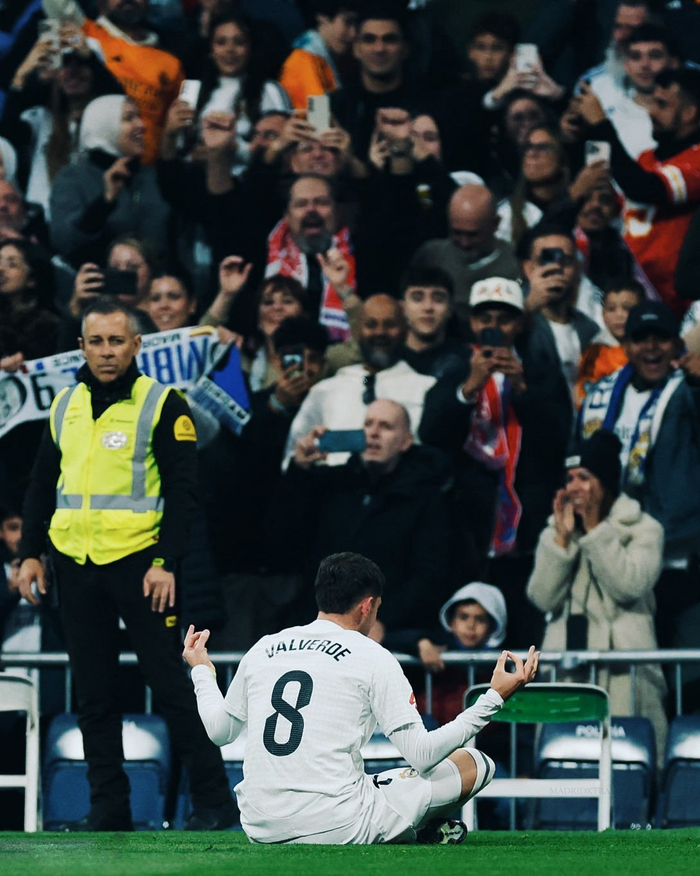 官方：那不勒斯中场安古伊萨当选意甲10月最佳球员（官宣：那不勒斯中场安古伊萨荣膺意甲10月最佳球员）