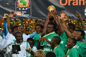 北京95-99山东遭1喜3忧！奥莫特范子铭纯废，曾凡博仍未出选择！（北京95-99不敌山东：一喜三忧，奥莫特与范子铭状态低迷，曾凡博仍未作出选择）