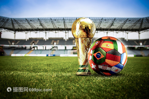 太阳报：英乙球迷朝对方门将扔椅子，被球队主帅严厉批评（《太阳报》：英乙球迷向对方门将掷椅，本队主帅怒批此举）