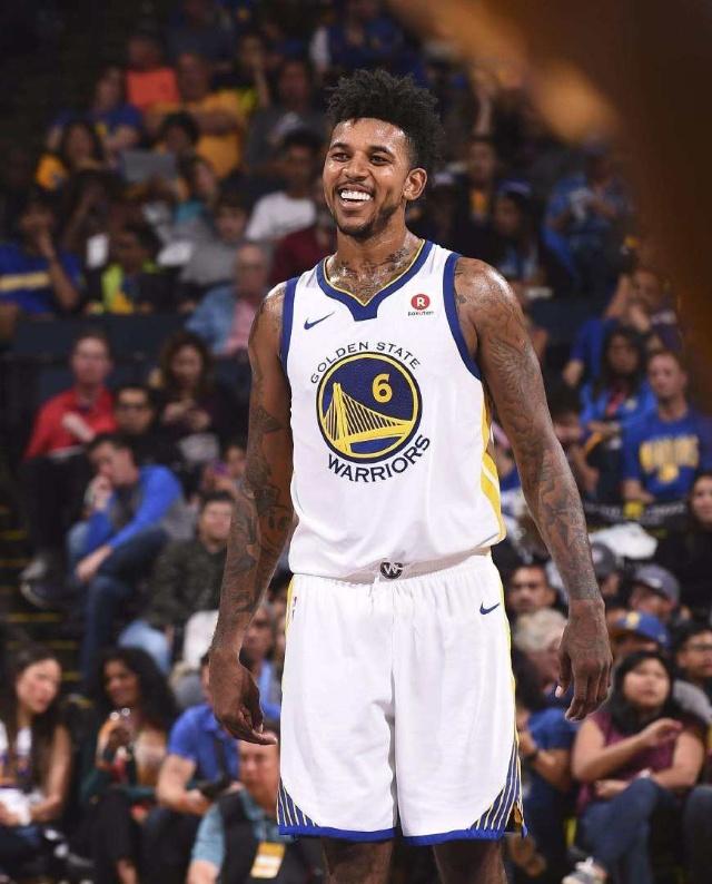 迪亚斯本赛季19场已送出6次助攻，超过上赛季整个赛季（迪亚斯本季19战送出6助攻，已超上季总数）