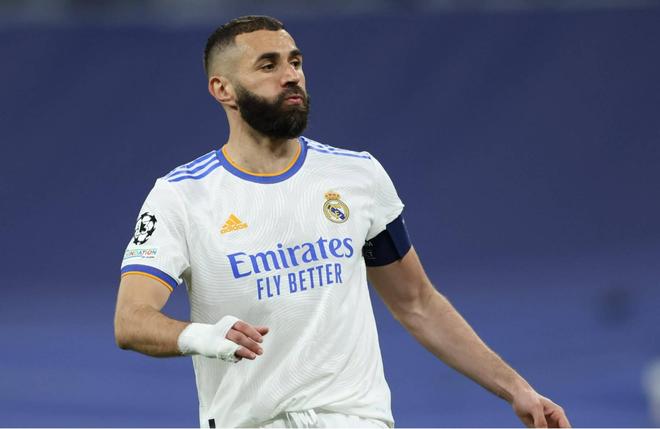 意甲媒体透露：米兰补强后防线时出现新名字：萨索洛的杰伊·伊德泽斯